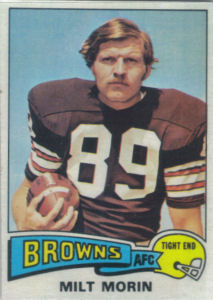 Milt Morin 1975 Topps #374 football card